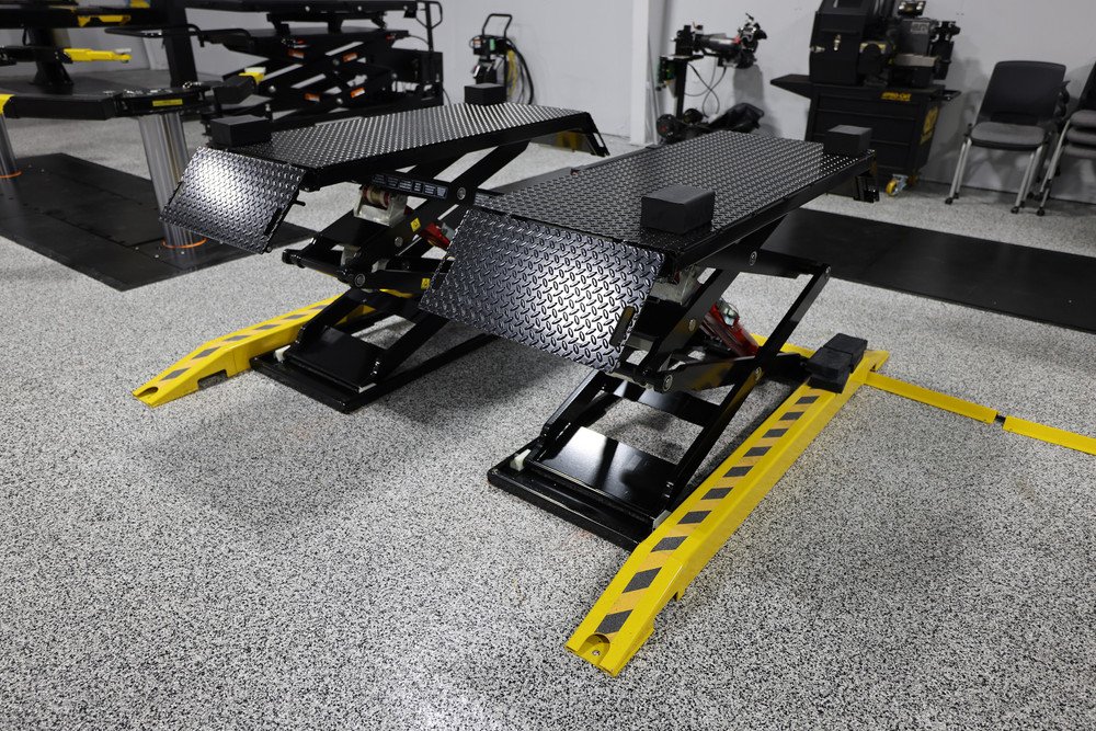 Challenger DX77 7700 lb ALI Certified Scissor Lift - Image 2