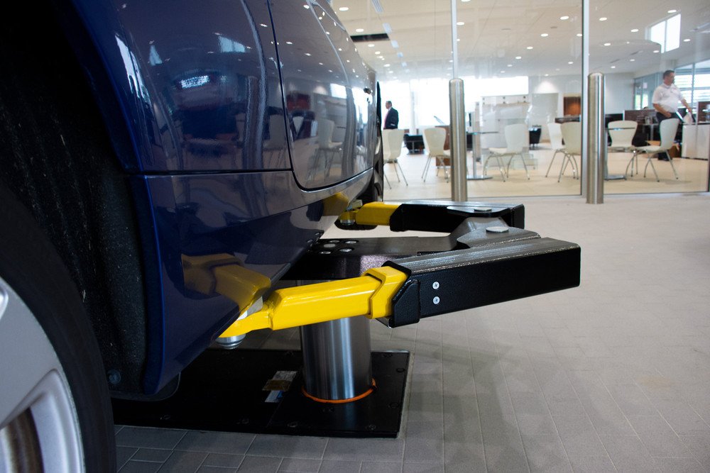 Challenger EV1020 10000 lb ALI Certified Inground Car Lift - Image 4