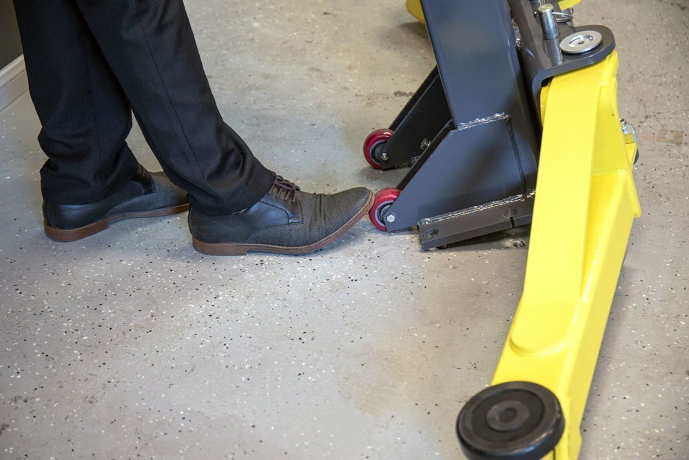 MaxJax M7K Portable Two-Post Garage Lift - Supreme Package - Image 2