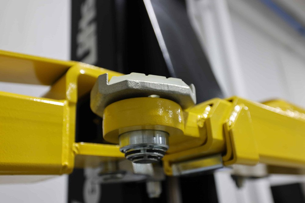 Challenger CL10AV3 10,000 lb ALI Certified Versymmetric Two-Post Adjustable Lift - Image 5
