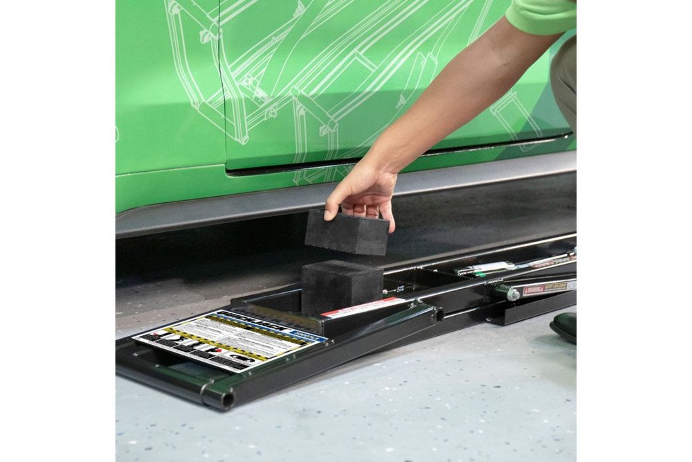 QuickJack 7000TL 7,000 Lb. Capacity Portable Car Lift - Image 5